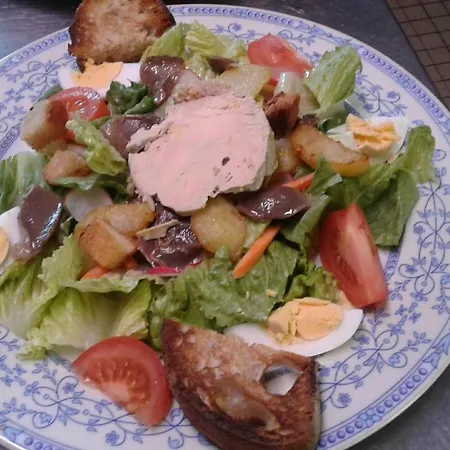 Du Relais D'auniac فندق