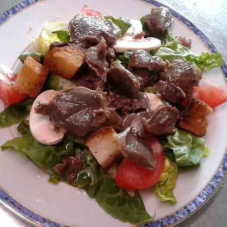 Du Relais D'auniac מלון